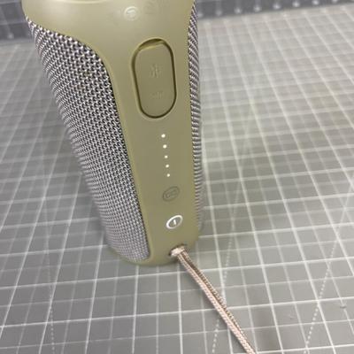 JBL Blue Tooth Speaker