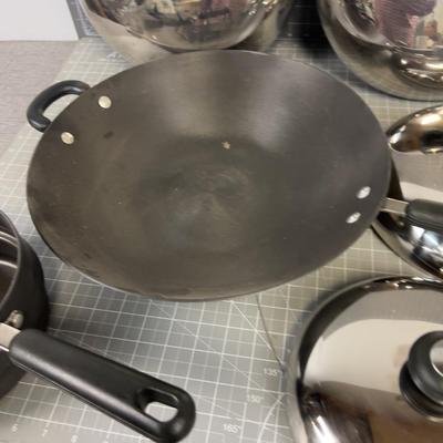 Circulon Pans Very Lightly used.