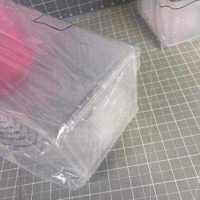 2 Pink Lidded Lock-N-Lock Container