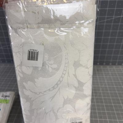4 sets of 4 NEW Waterford NICE Napkins 