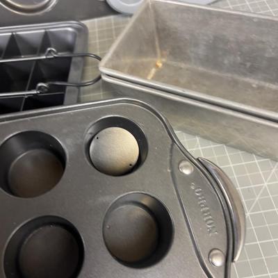 BAKE NOW: Muffin Tins and Bread Pans 