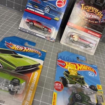 4-Hot Wheels NEW on the Card