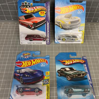 4-Hot Wheels NEW on the Card