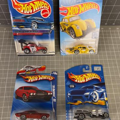 4-Hot Wheels NEW on the Card