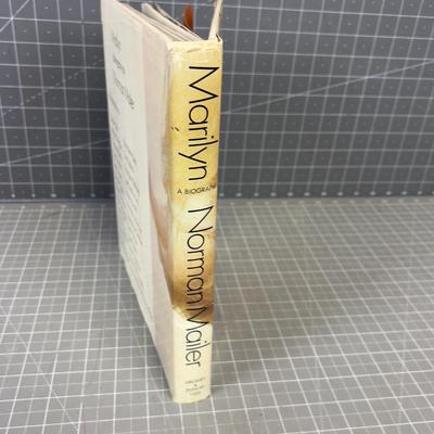 Marilyn Monroe Book, VINTAGE 1972