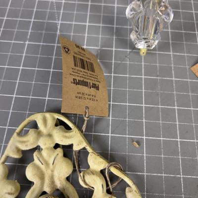 Antique Door Knob Wall Hooks (4) 