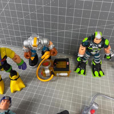 Fisher Price Figurines 