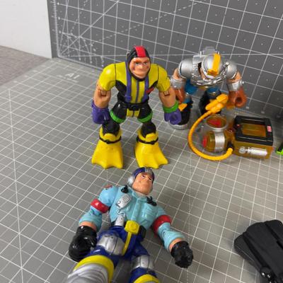 Fisher Price Figurines 