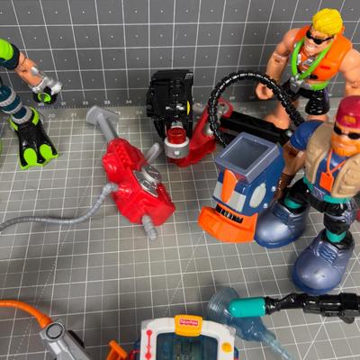 Fisher Price Figurines 