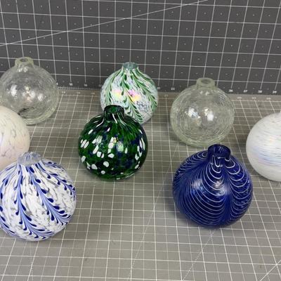 GORGEOUS! Bulb Bud Vases (8)