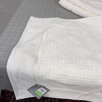 New White Bath Matts (3)