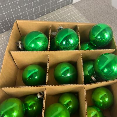 Green Christmas Bulbs 