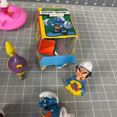 Big Lot of Toys and Figurines: Smurfs, Jetsons, and Garfield 