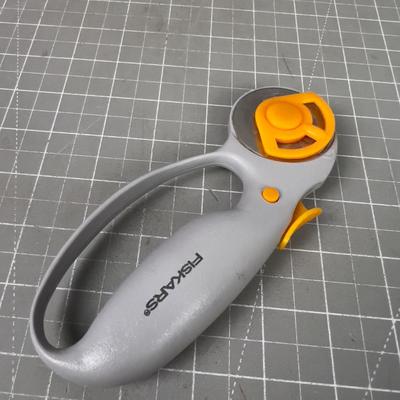 FISKARS Roto Cutter