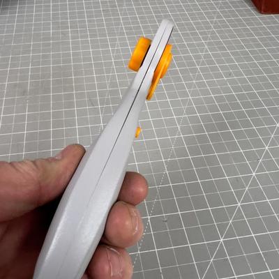 FISKARS Roto Cutter