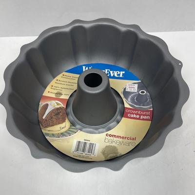 Wearever Commercial Bakeware Bundt Cake Pan;Heavy Duty New Condition