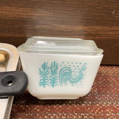 Kitchen utensils with Pyrex Fridgie