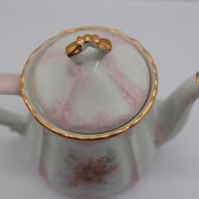 Signed & Hand-Painted Tea Pot by Mary Gilbert