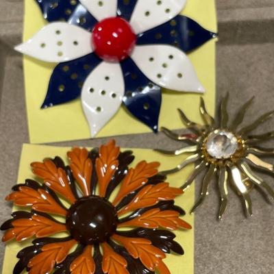 Floral enamel brooches & gold tone with large stone