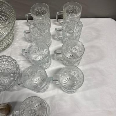 Assortment of glassware 2