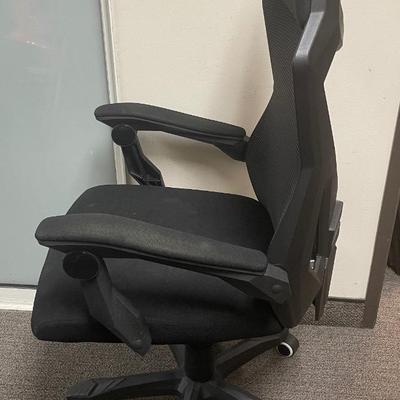 Gaming Office Chair with Armrests