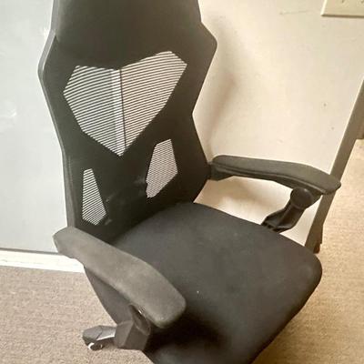 Gaming Office Chair with Armrests