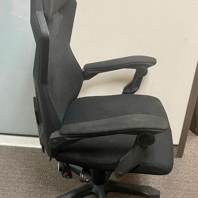 Gaming Office Chair with Armrests