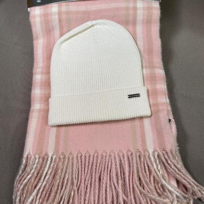 Scarf and hat set