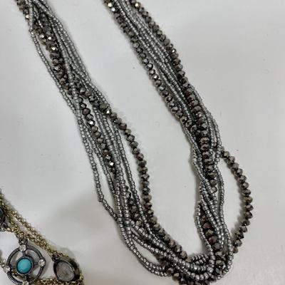 ViVi Fashion Jewelry Lot new with tag - 5 pcs - Necklaces & Bracelets - e