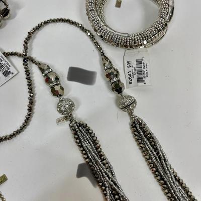 ViVi Fashion Jewelry Lot new with tag - 5 pcs - Necklaces & Bracelets - e