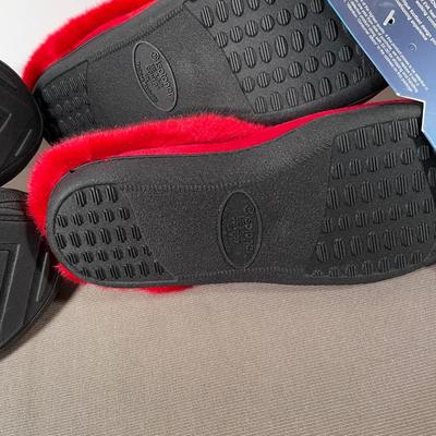 2 pair New Isotoner slippers Large
