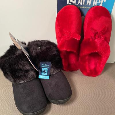2 pair New Isotoner slippers Large