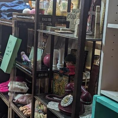 Approx 19 3/4" x 14" x 75 1/2" Metal Frame With Glass Shelves