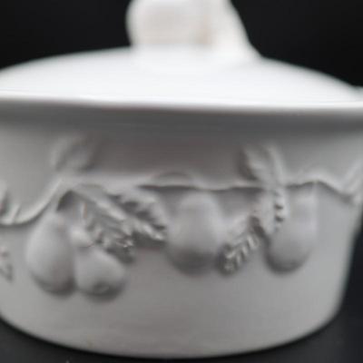Lillian Vernon Small Pear Casserole Dish with Lid