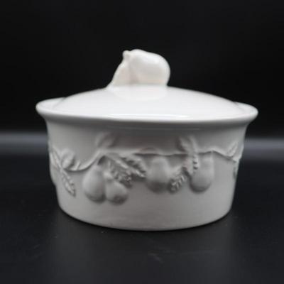 Lillian Vernon Small Pear Casserole Dish with Lid