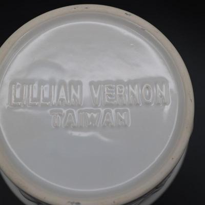 Lillian Vernon Small Pear Casserole Dish with Lid