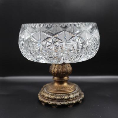 Beautiful Cut Crystal Large Footed Pedestal Centerpiece Compote