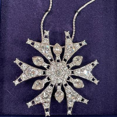 New Swarovski Snowflake pendant necklace