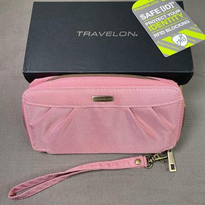NIB Pink Travelon wallet