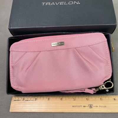 NIB Pink Travelon wallet