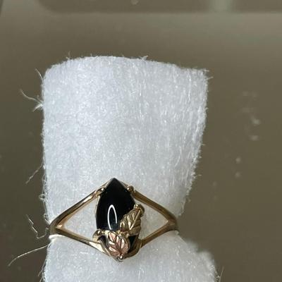 10K Black Hills Gold ring