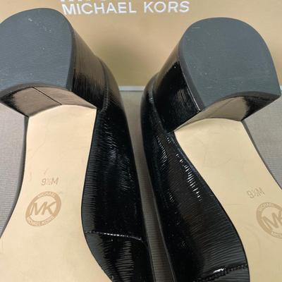 Michael Kors Black patent leather shoes 9.5M