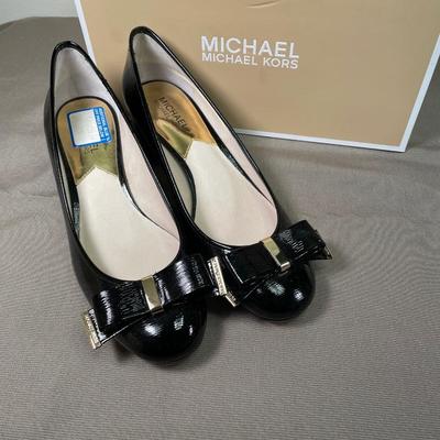 Michael Kors Black patent leather shoes 9.5M