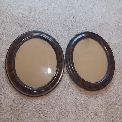 2 ANTIQUE OVAL PICTURE FRAMES