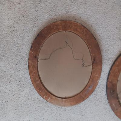 2 ANTIQUE OVAL PICTURE FRAMES