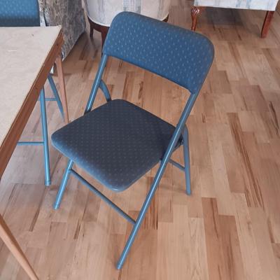 FOLDING CARD TABLE AND 4 FOLDING CHAIRS