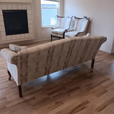 SINGLE SLIP COVERED CUSHIONED SOFA