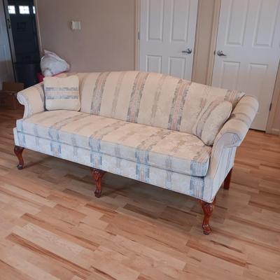 SINGLE SLIP COVERED CUSHIONED SOFA