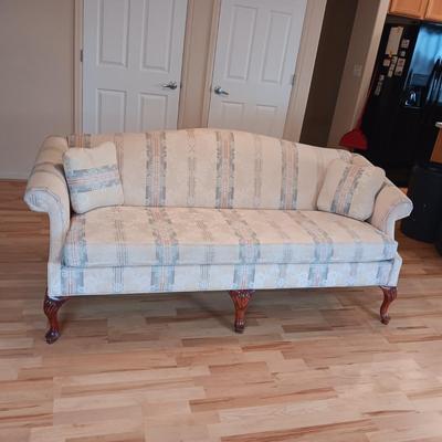 SINGLE SLIP COVERED CUSHIONED SOFA