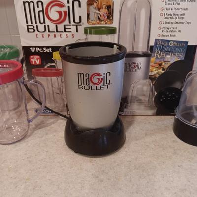 GENTLE USED 17 PIECE MAGIC BULLET EXPRESS